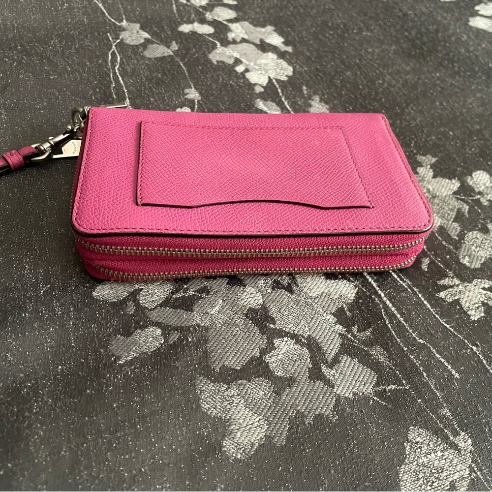 Coach wallet/clutch. - Picture 2 of 5